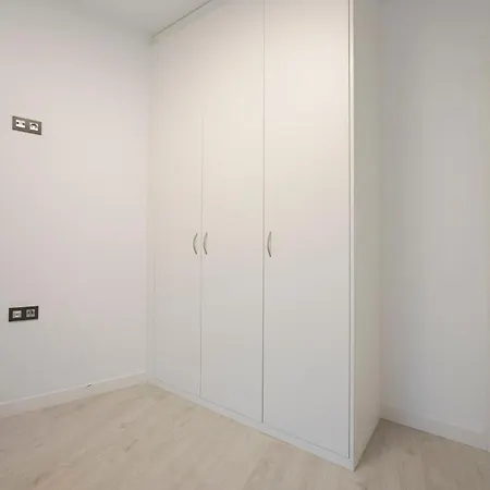 Piso Con Garaje En Gros A Cinco Minutos De La Playa De La Zurriola, Donostia - * San Sebastián