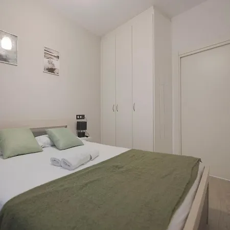 Apartman Piso Con Garaje En Gros A Cinco Minutos De La Playa De La Zurriola, Donostia -
