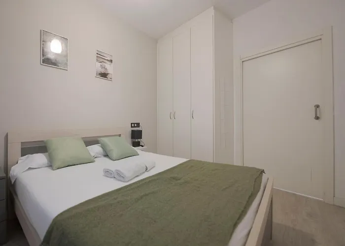 Apartment Piso Con Garaje En Gros A Cinco Minutos De La Playa De La Zurriola, Donostia -