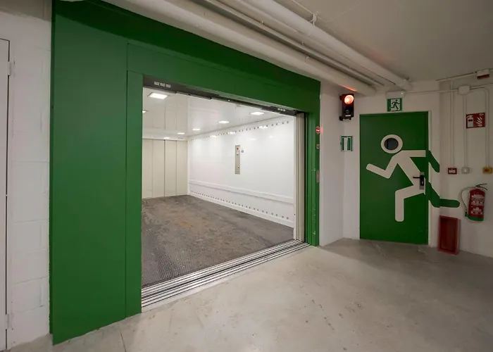 Piso Con Garaje En Gros A Cinco Minutos De La Playa De La Zurriola, Donostia - Apartment