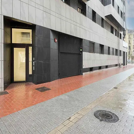 아파트 Piso Con Garaje En Gros A Cinco Minutos De La Playa De La Zurriola, Donostia - *