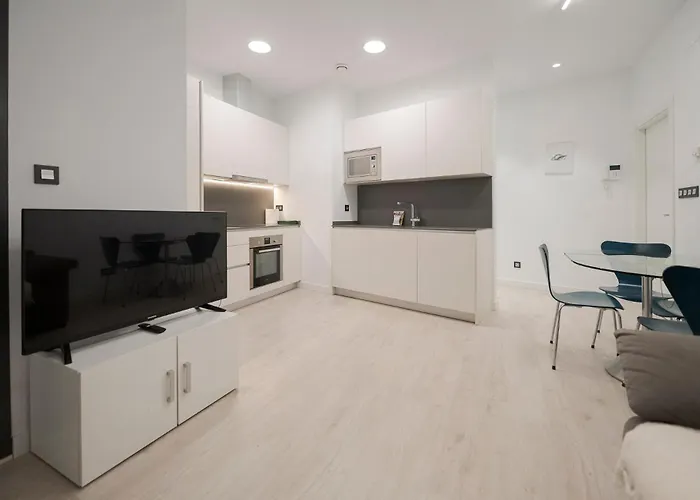 Piso Con Garaje En Gros A Cinco Minutos De La Playa De La Zurriola, Donostia -